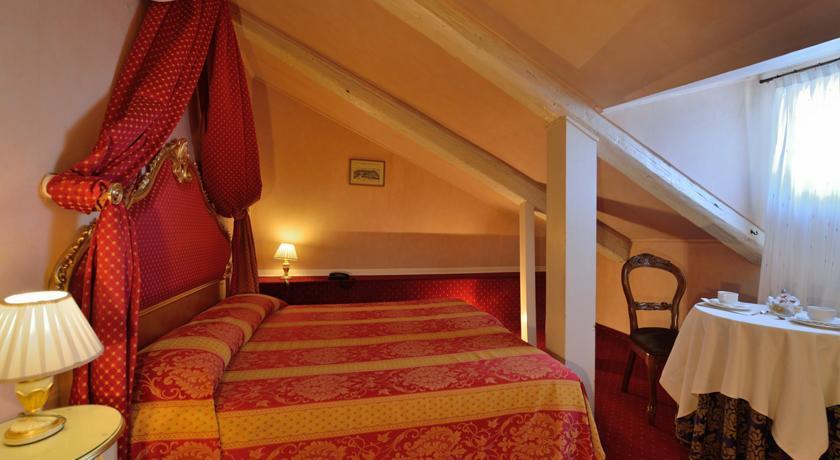 Castello  Residenza Ruga Giuffa חדר תמונה